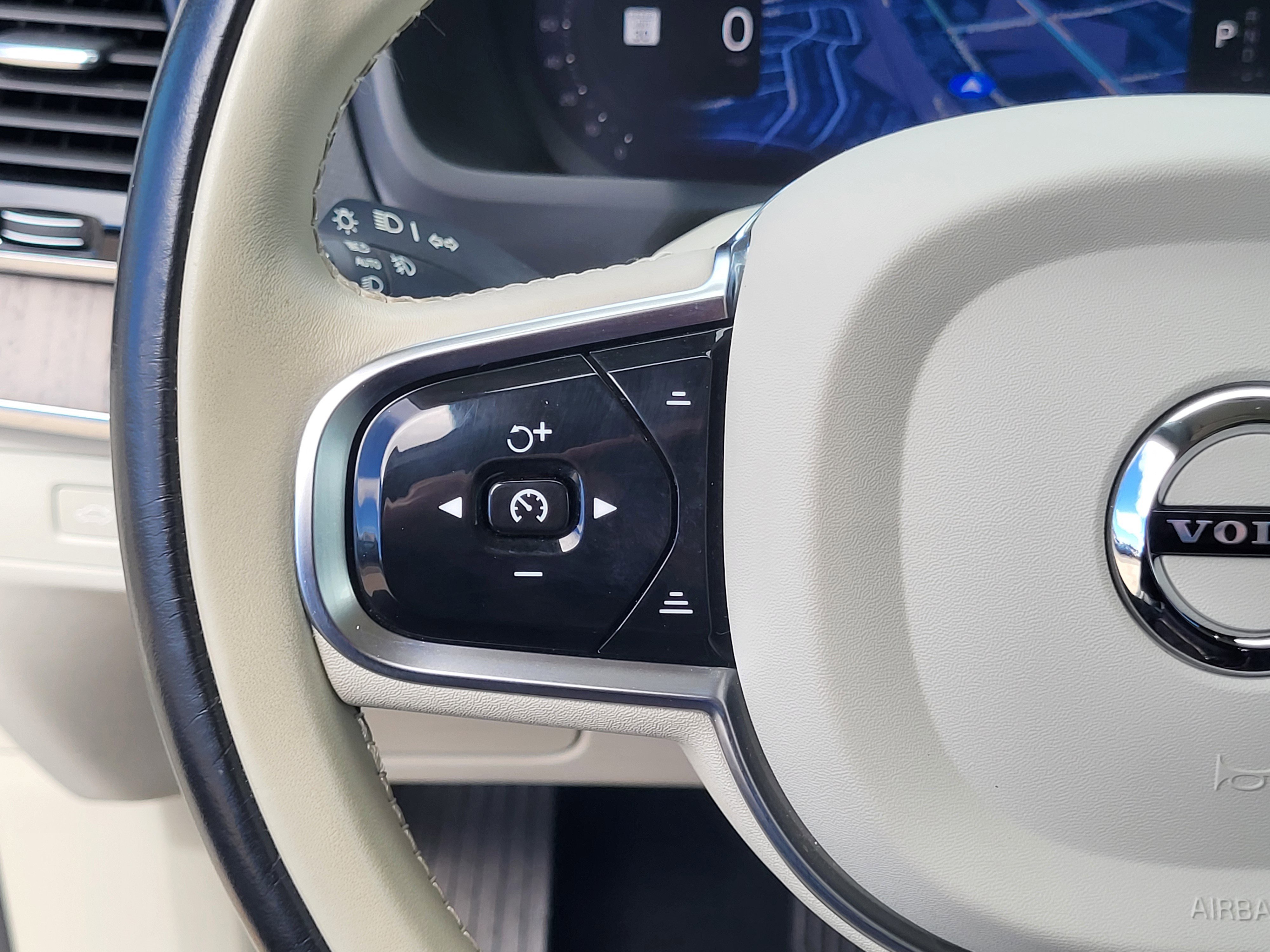 Certified 2024 Volvo XC90 T8 Plus w/ Protection Package Premier image 15