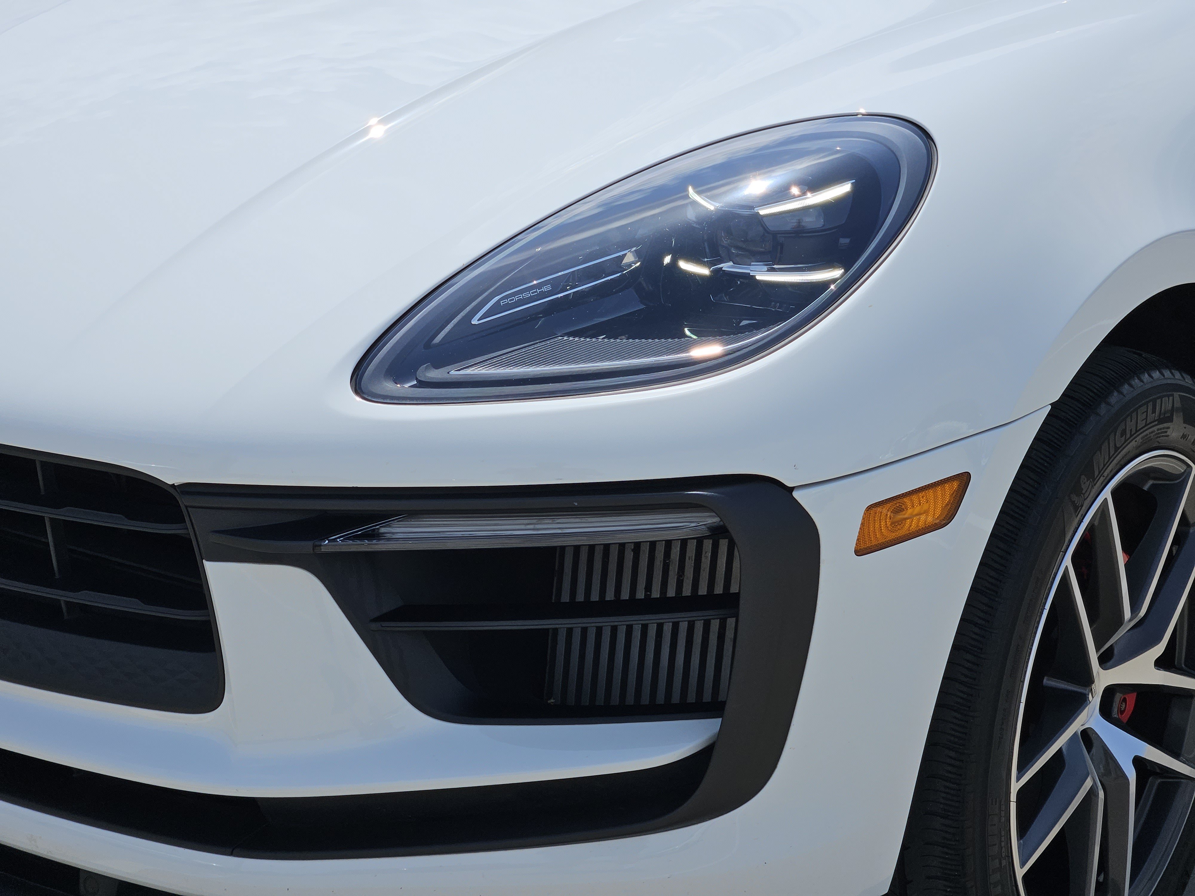 Certified 2023 Porsche Macan S AWD/4WD image 12