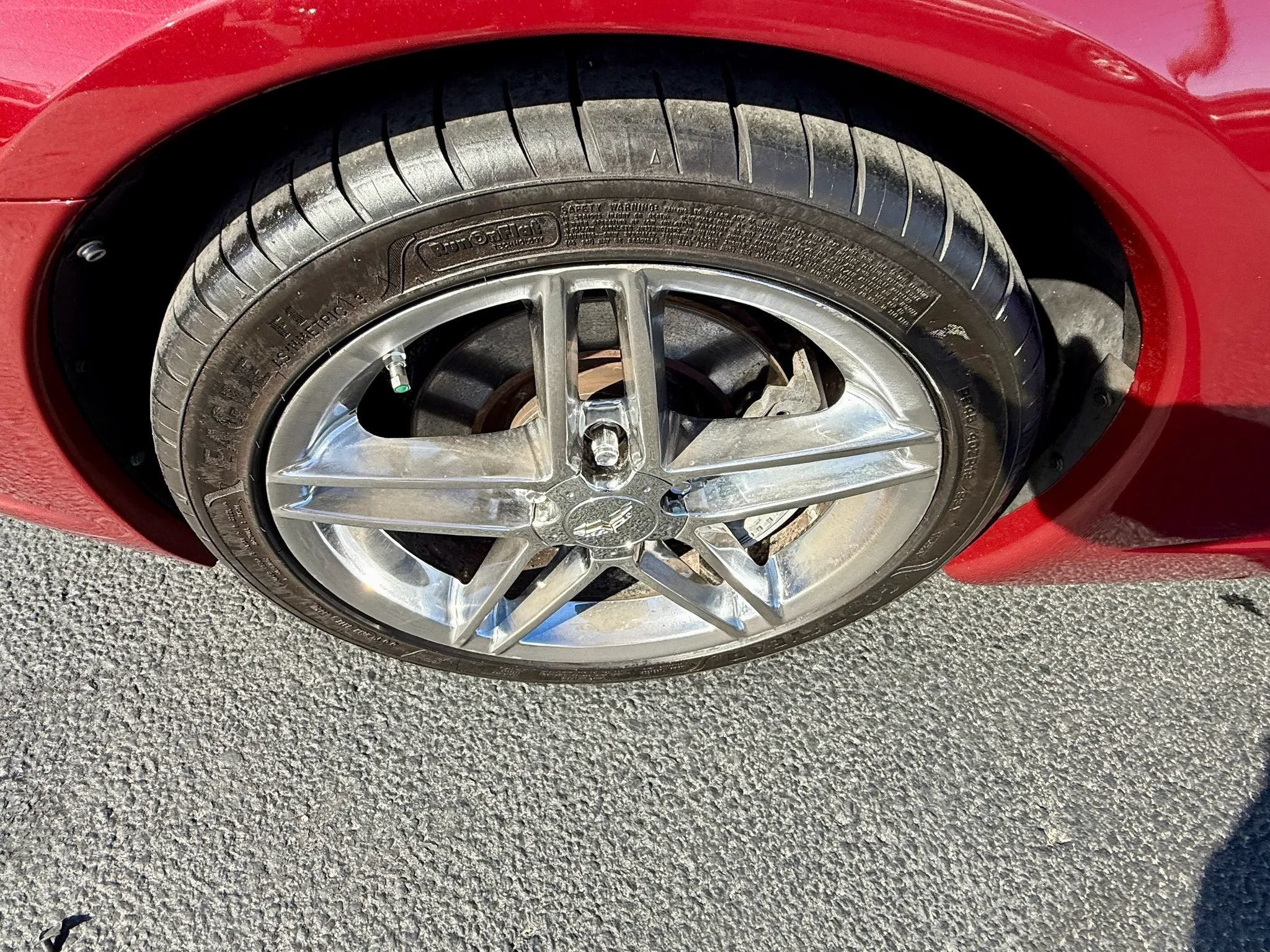 Used 2006 Chevrolet Corvette Coupe w/ Preferred Equipment Group RWD image 16