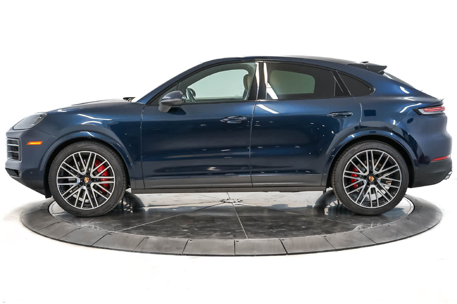 Certified 2026 Porsche Cayenne S AWD/4WD image 2