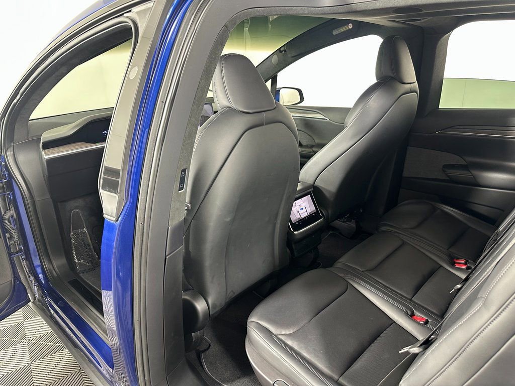 Used 2022 Tesla Model X image 22