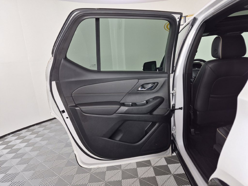 Certified 2023 Chevrolet Traverse Premier w/ Redline Edition FWD image 31