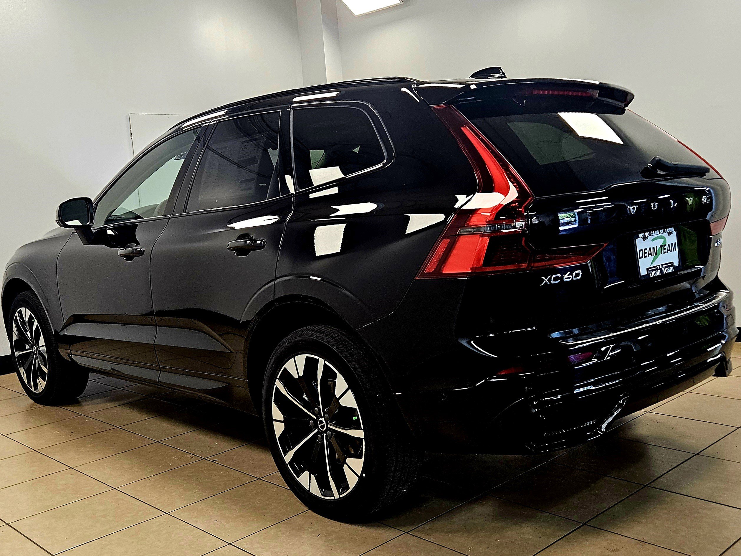 New 2026 Volvo XC60 B5 Plus w/ Protection Package Premier image 6