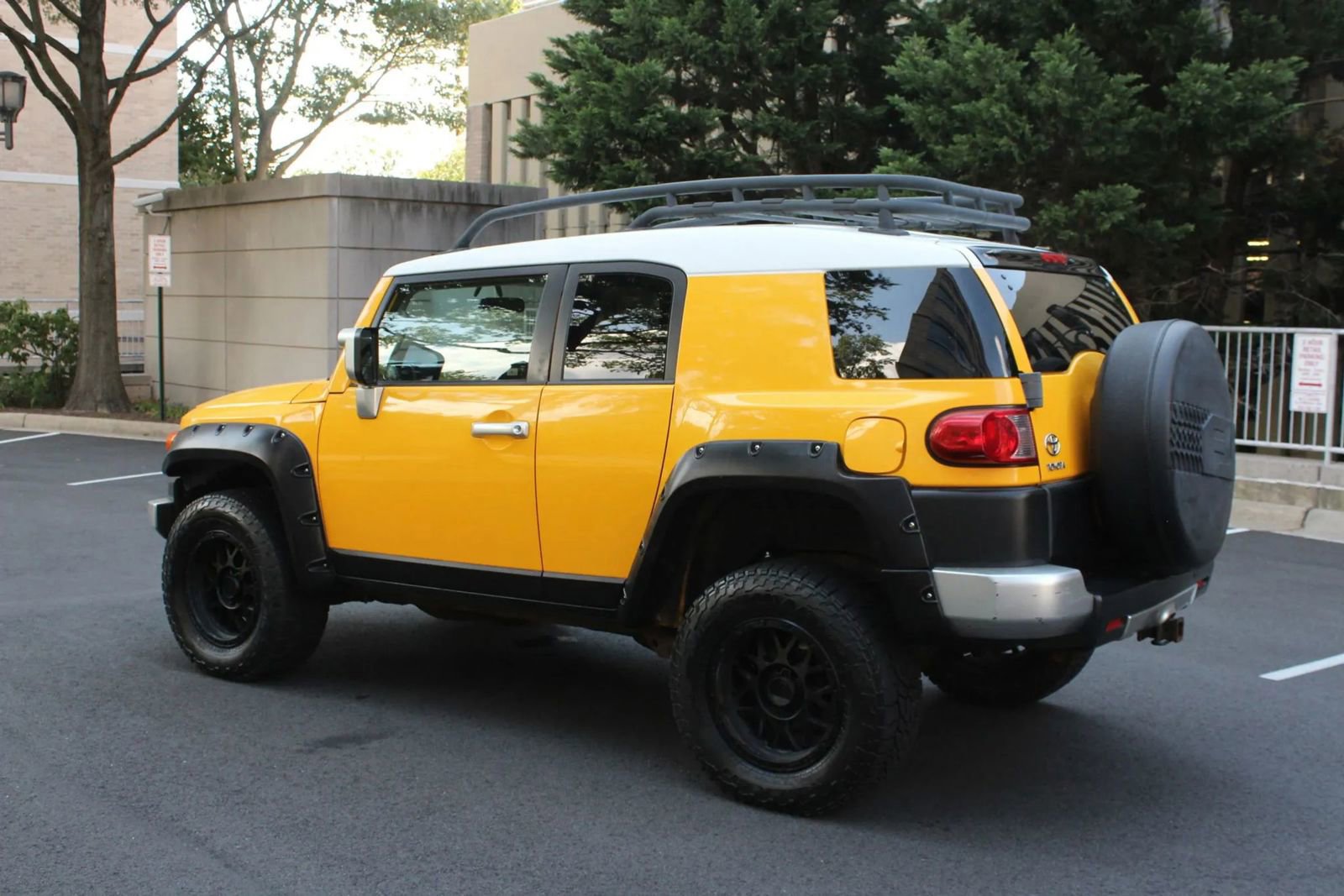 Used 2007 Toyota FJ Cruiser 4WD image 9