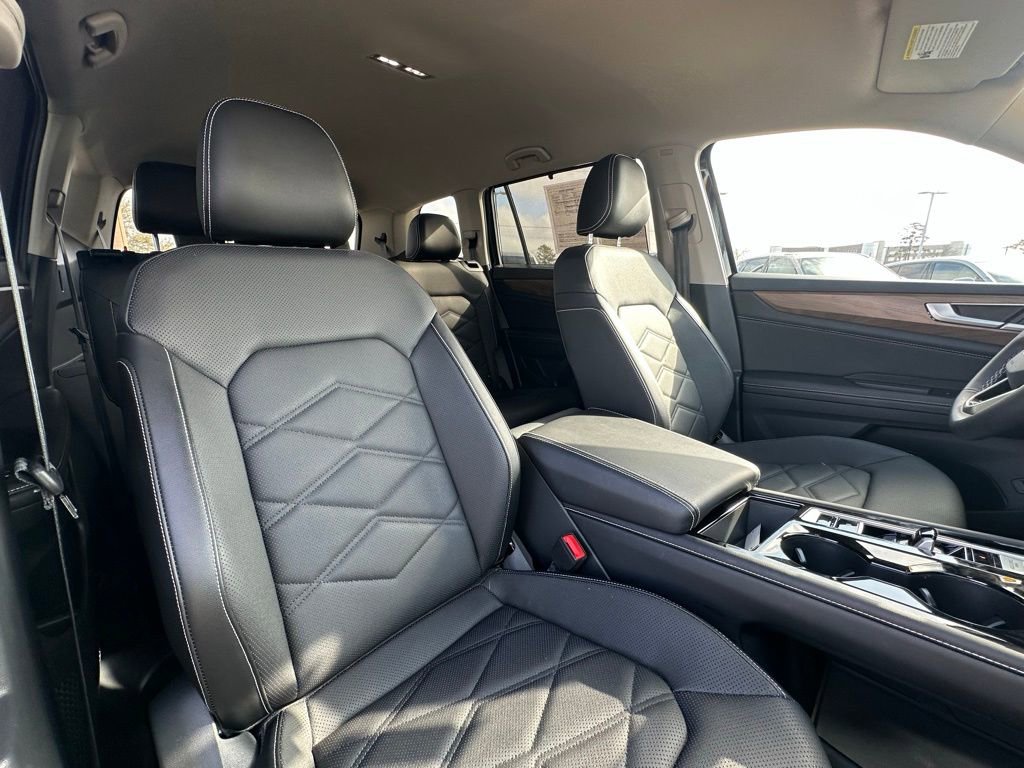 Used 2024 Volkswagen Atlas SE image 33