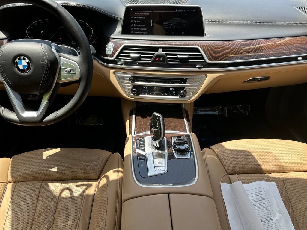 Used 2020 BMW 750i xDrive w/ Executive Package AWD/4WD image 3