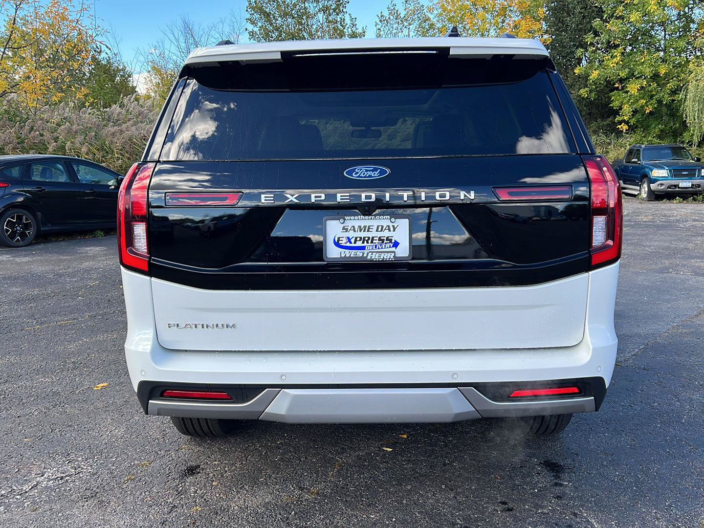 Used 2026 Ford Expedition Platinum w/ Platinum Ultimate Package AWD/4WD image 23