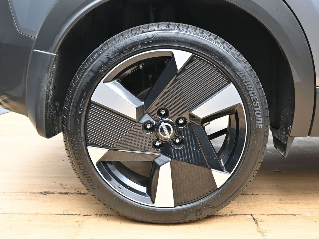 Used 2025 Nissan Kicks SR image 13