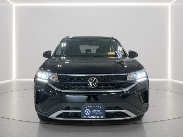 Used 2024 Volkswagen Taos SE w/ Panoramic Sunroof Package AWD/4WD image 9