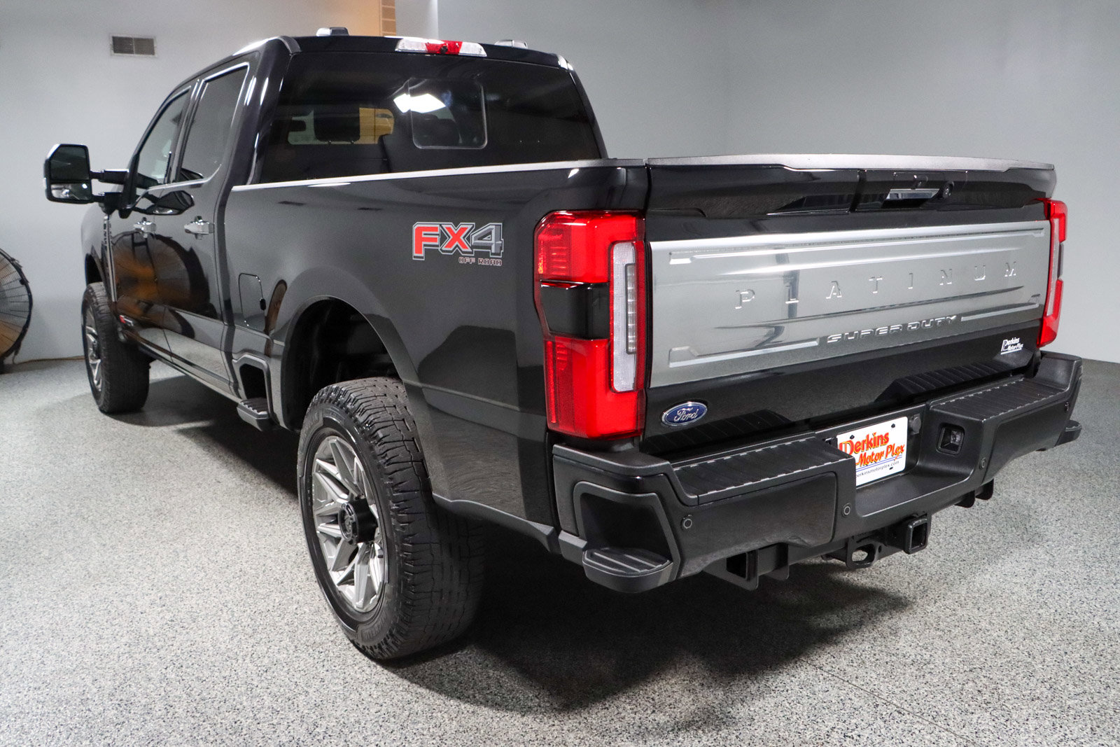 Used 2024 Ford F250 Platinum AWD/4WD image 9