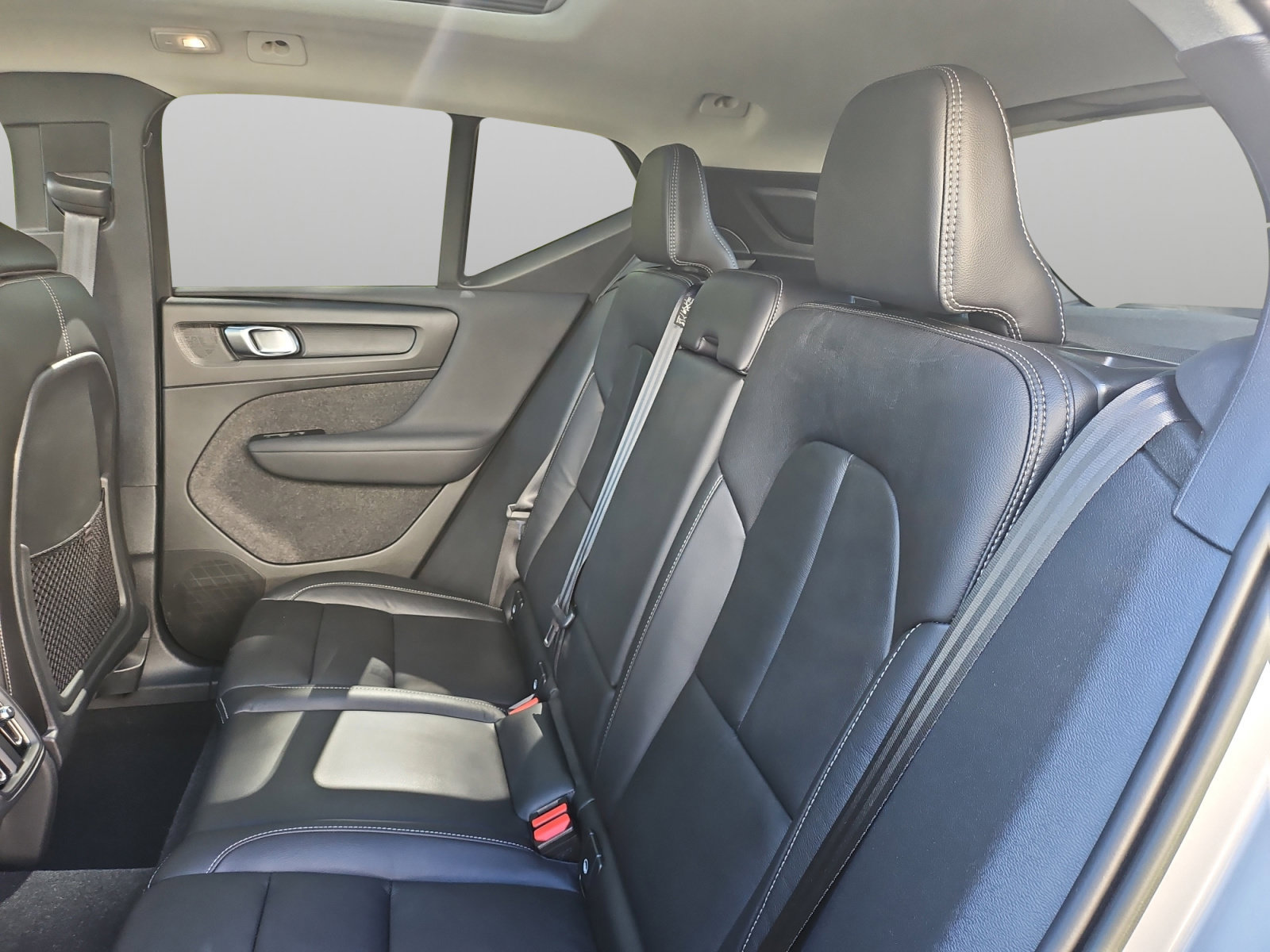 Used 2023 Volvo XC40 B5 Plus w/ Driver Assist Package AWD/4WD image 41