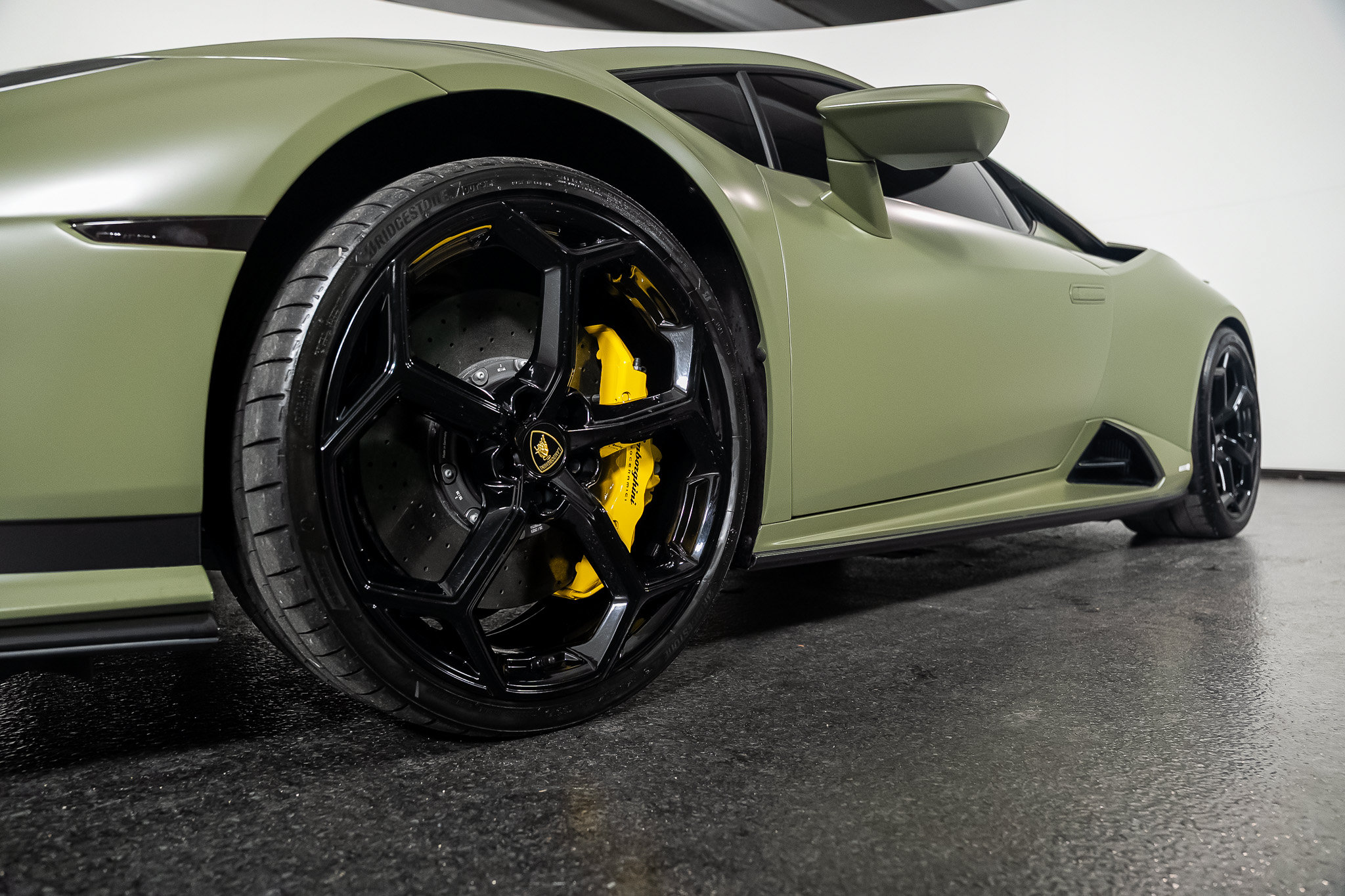Used 2023 Lamborghini Huracan Tecnica RWD image 17