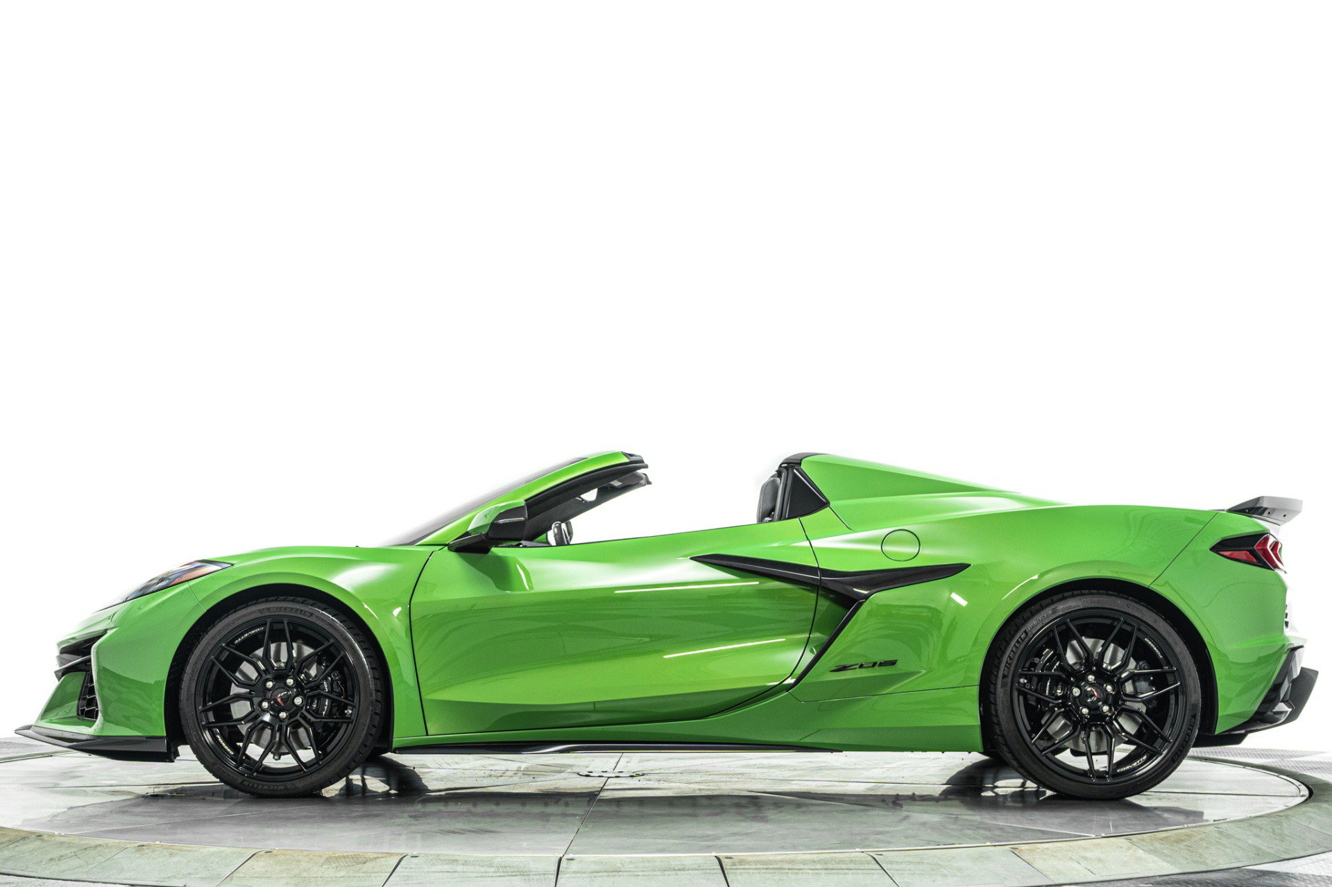 Used 2026 Chevrolet Corvette Z06 RWD image 6