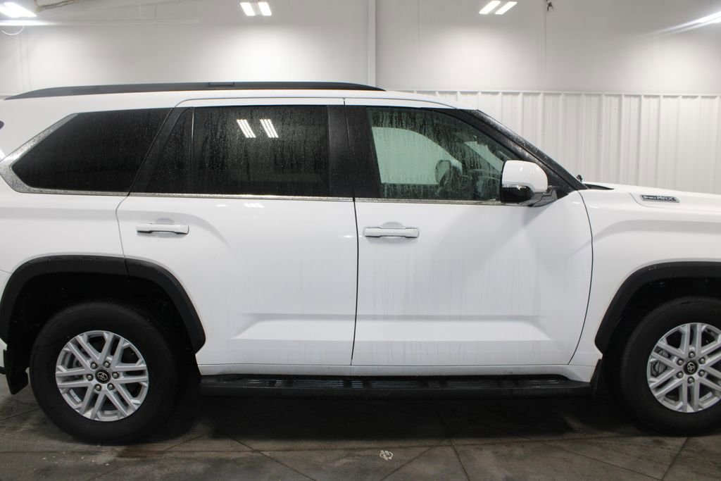 Used 2025 Toyota Sequoia SR5 AWD/4WD image 11