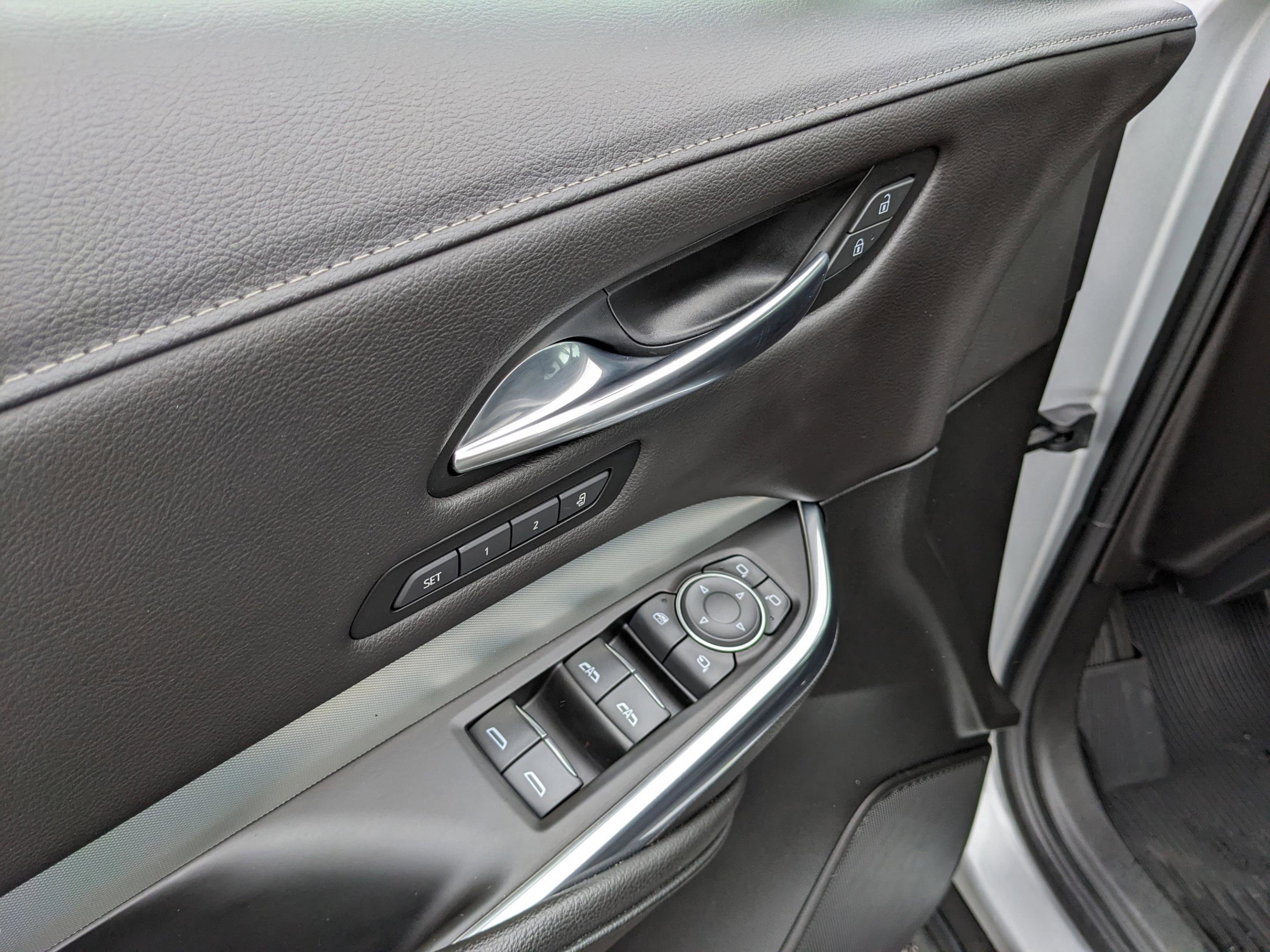 Used 2022 Cadillac XT4 Premium Luxury w/ Safety Alert Package image 24