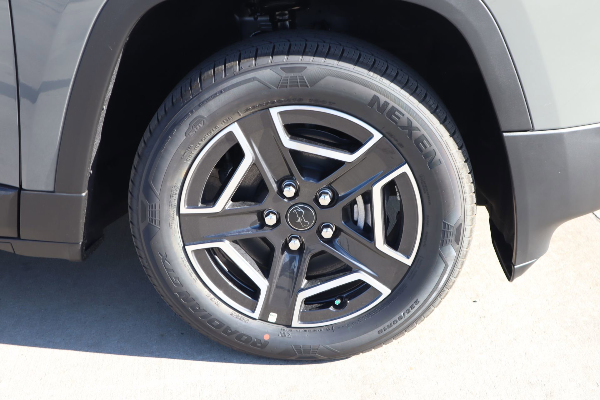 New 2026 Jeep Cherokee Laredo image 16