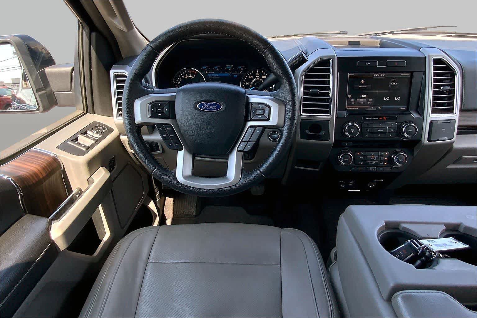 Used 2015 Ford F150 Lariat w/ Trailer Tow Package RWD image 5