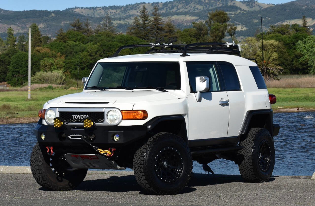 Used 2010 Toyota FJ Cruiser 4WD image 7