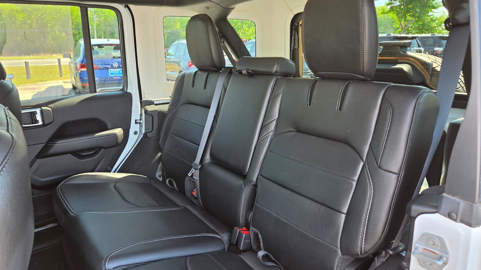 Used 2023 Jeep Wrangler Sahara w/ Cold Weather Group image 44