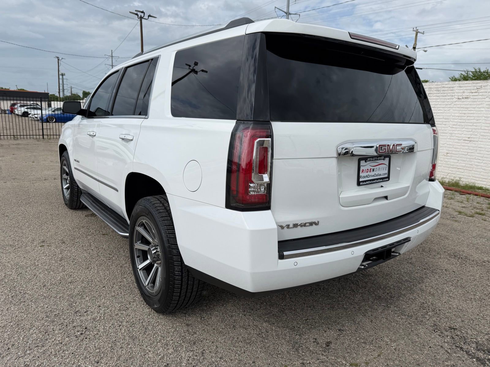 Used 2016 GMC Yukon Denali w/ Open Road Package AWD/4WD image 4