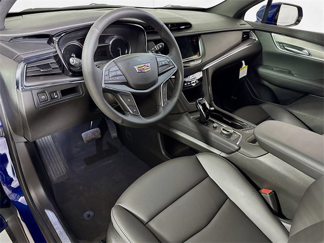 New 2025 Cadillac XT5 Luxury image 5
