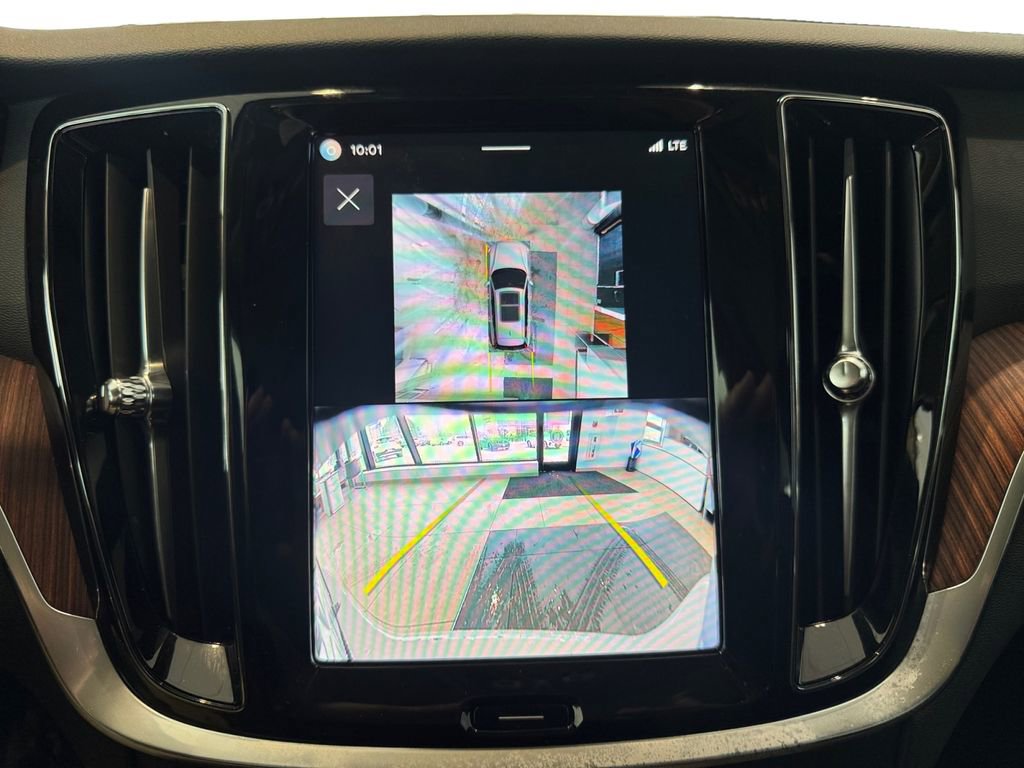 Certified 2025 Volvo V60 B5 Cross Country Plus image 20