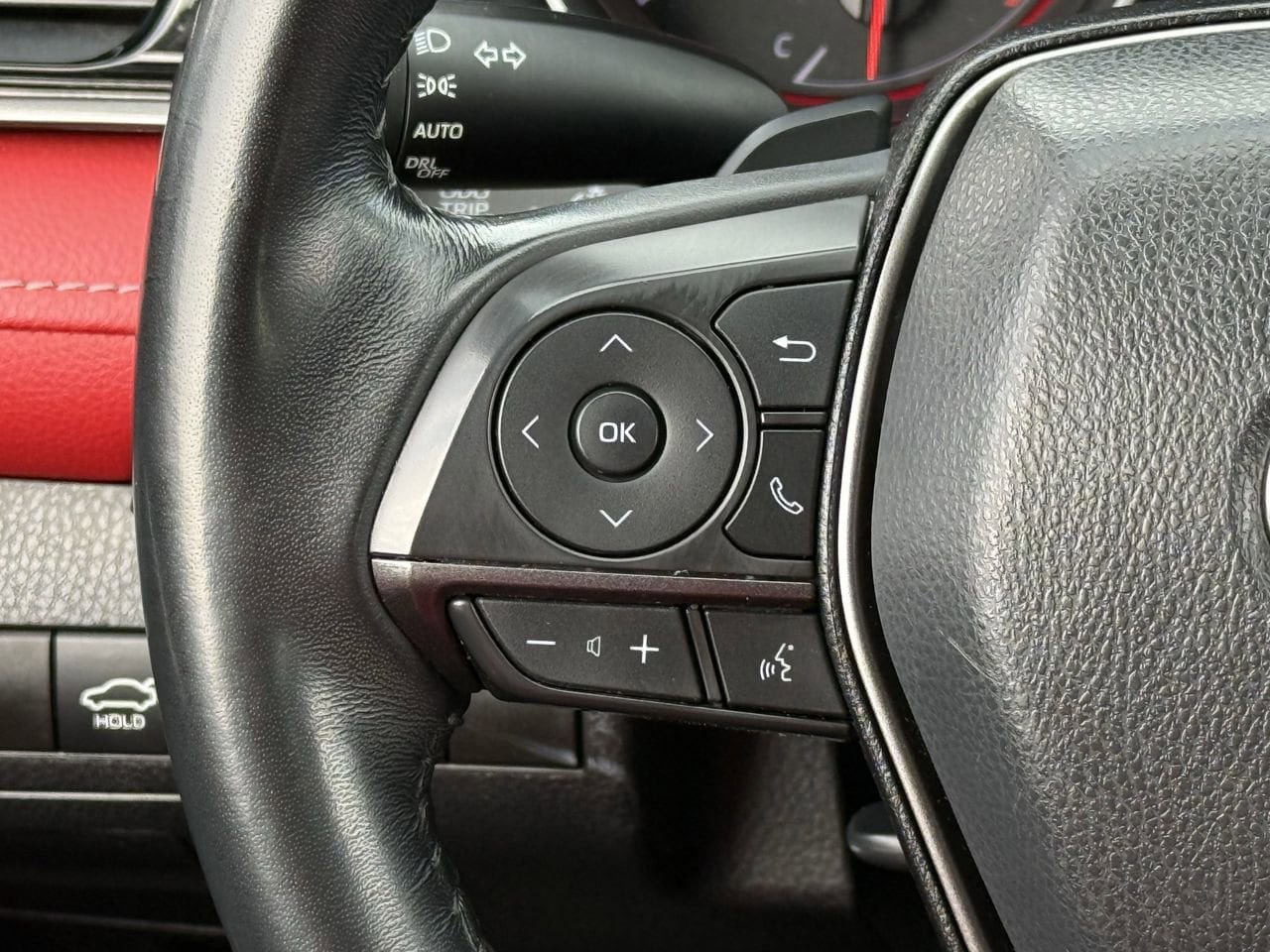 Used 2022 Toyota Camry XSE FWD image 13