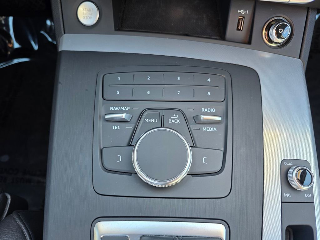 Used 2020 Audi Q5 2.0T Premium w/ Titanium Sport Package image 23