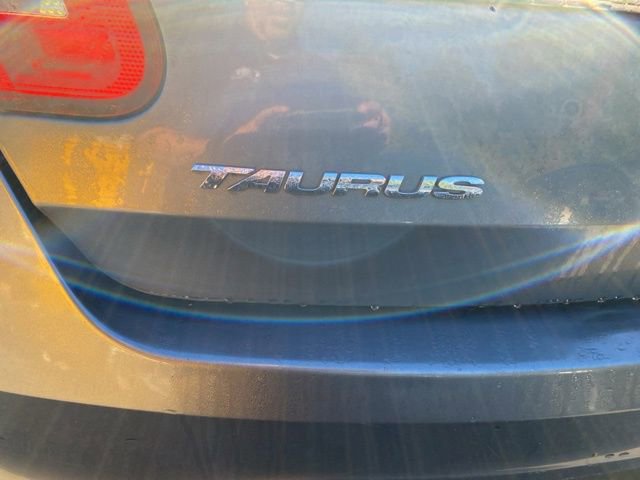 Used 2010 Ford Taurus SEL image 12