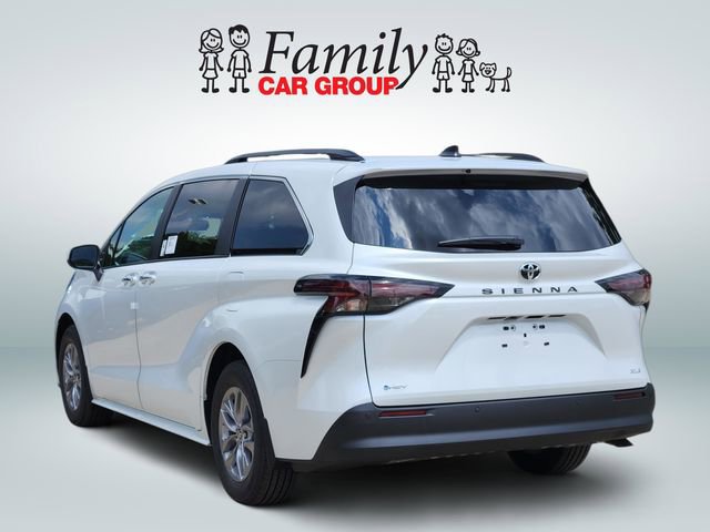 New 2026 Toyota Sienna XLE FWD image 3