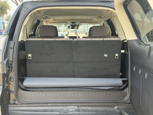 Used 2023 Lexus GX 460 Premium w/ Accessory Package image 34