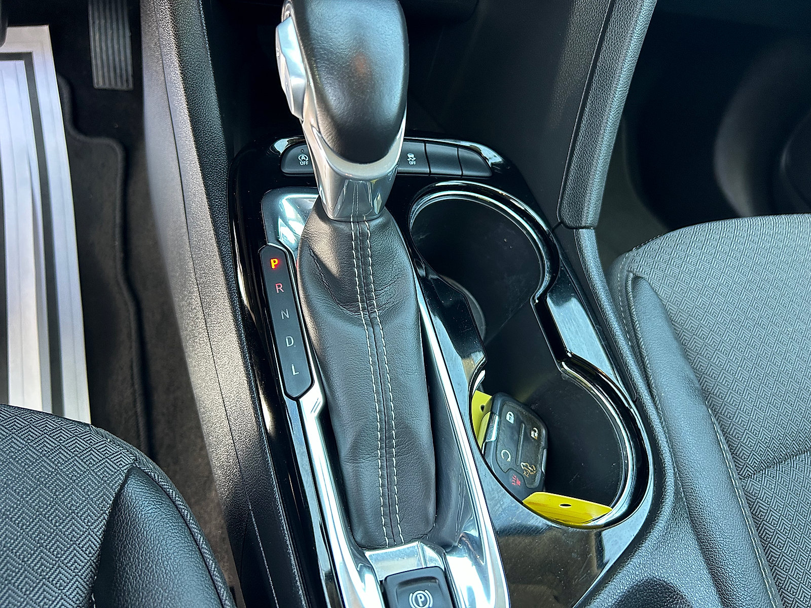 Used 2023 Buick Encore GX Select w/ Sport Touring Package FWD image 18