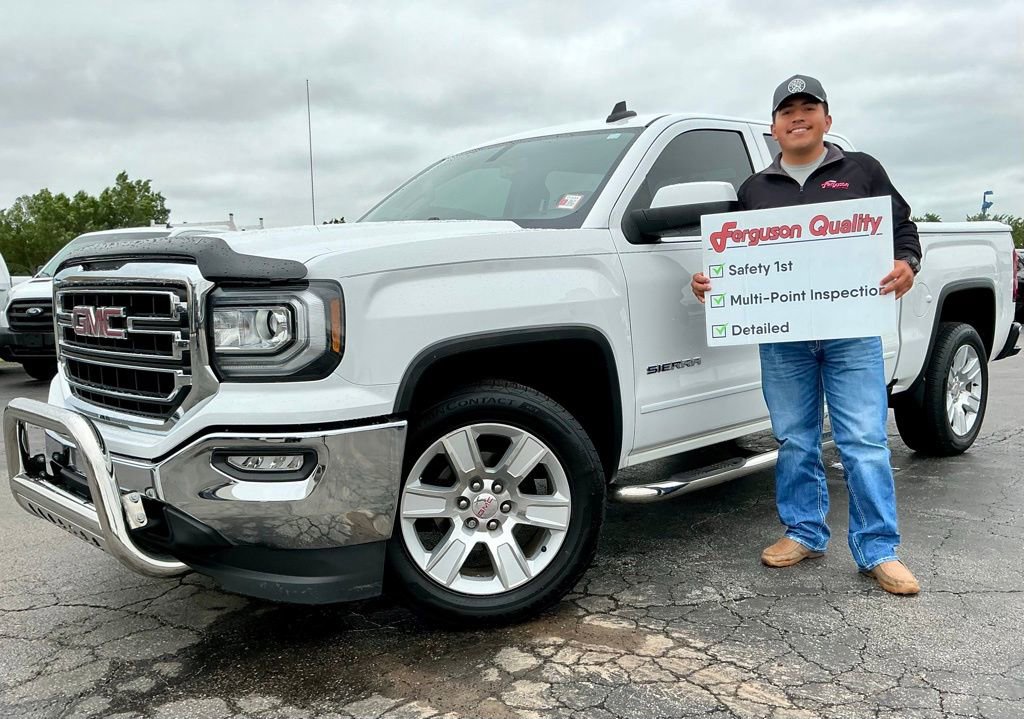 Used 2017 GMC Sierra 1500 SLE w/ SLE Value Package RWD image 1