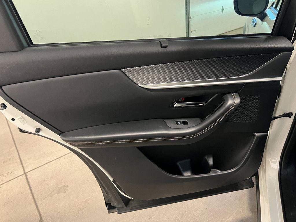 Used 2025 MAZDA CX-70 Plug-In Hybrid w/ Premium Pkg image 31