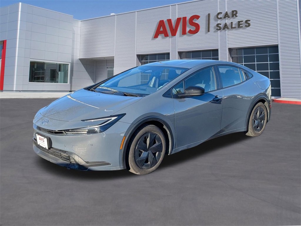 Used 2024 Toyota Prius LE image 1
