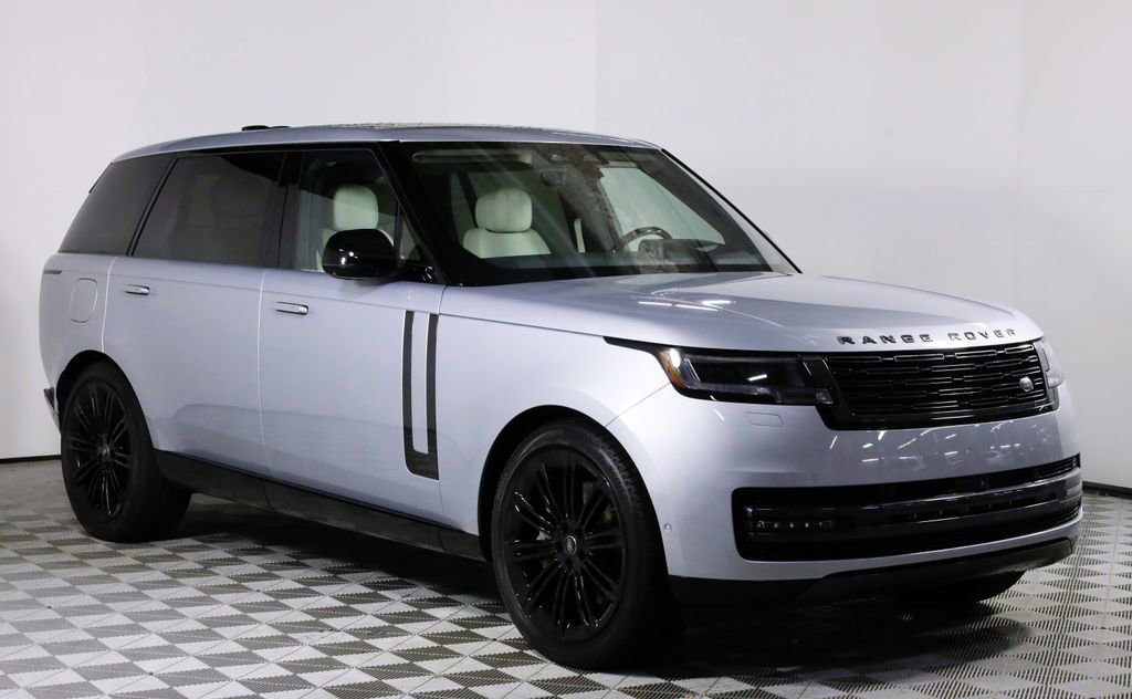 Used 2024 Land Rover Range Rover Long Wheelbase SE AWD/4WD image 2
