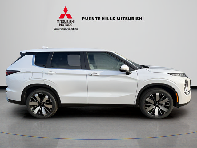 New 2026 Mitsubishi Outlander FWD image 4