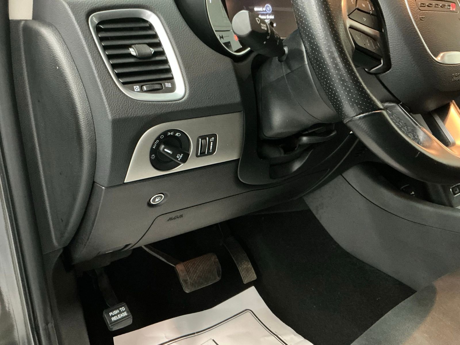 Used 2019 Dodge Durango SXT w/ 3rd Row Seating Group image 21