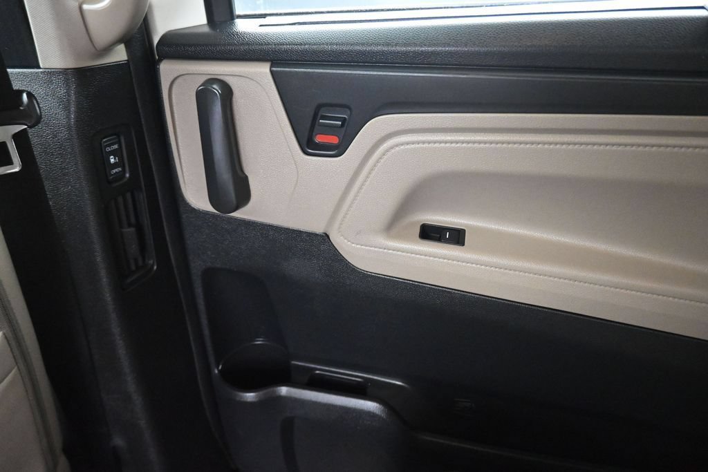 Used 2018 Honda Odyssey Elite image 42
