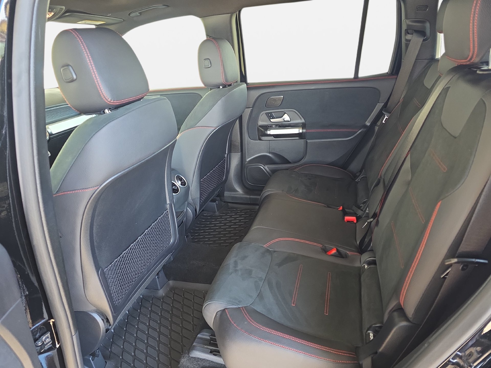 Used 2026 Mercedes-Benz GLB 250 image 14