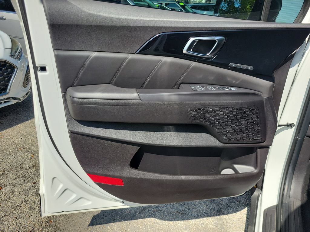 Certified 2026 Kia Carnival SX Prestige FWD image 16