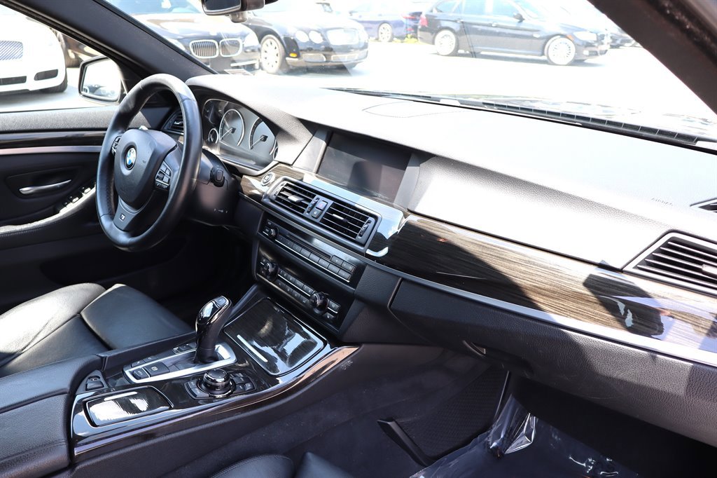 Used 2013 BMW 550i Sedan RWD image 18