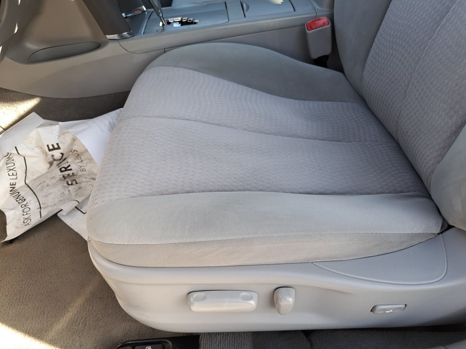 Used 2011 Toyota Camry LE FWD image 27