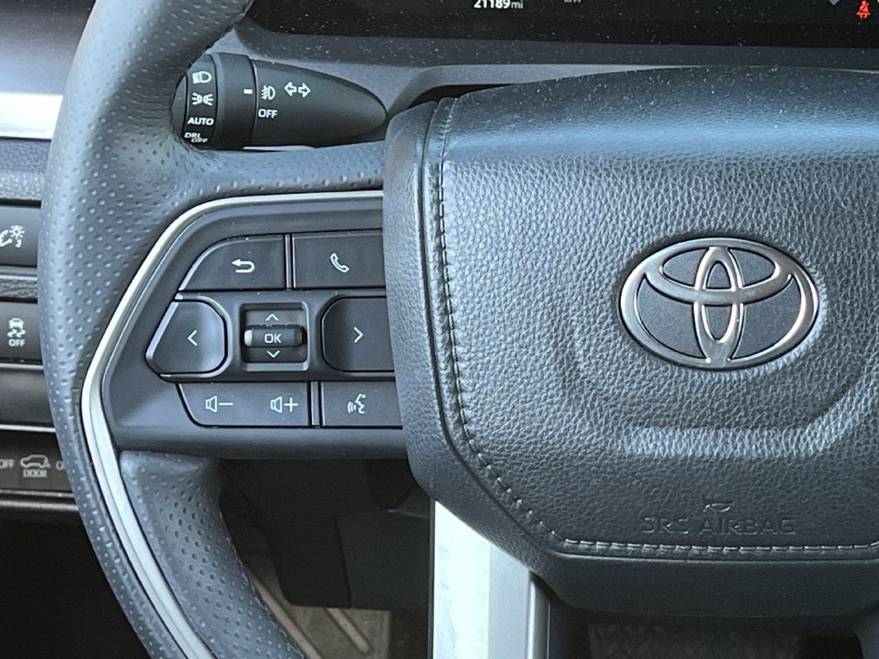 Used 2025 Toyota 4Runner TRD Off-Road Premium w/ Tow Technology Package AWD/4WD image 12