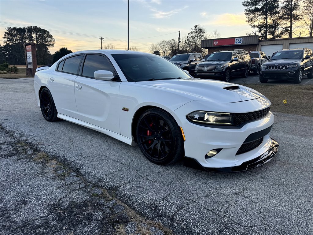 Used 2016 Dodge Charger SRT image 7