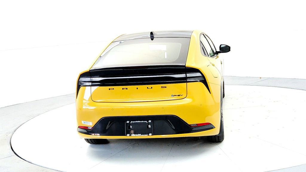 New 2026 Toyota Prius Plug-In Hybrid FWD image 5