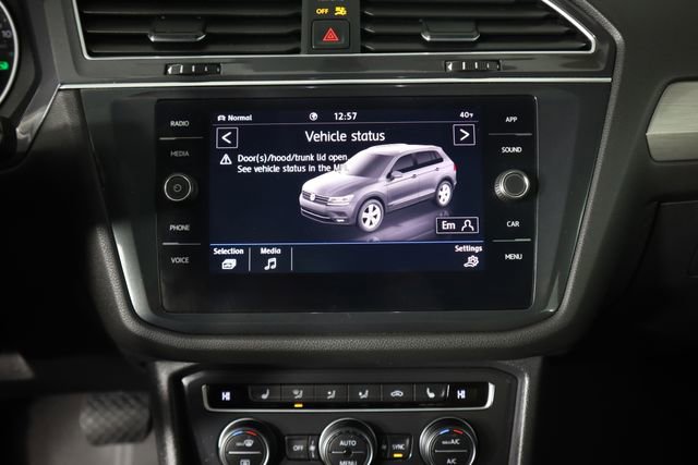 Used 2020 Volkswagen Tiguan SE w/ Panoramic Sunroof Package image 43