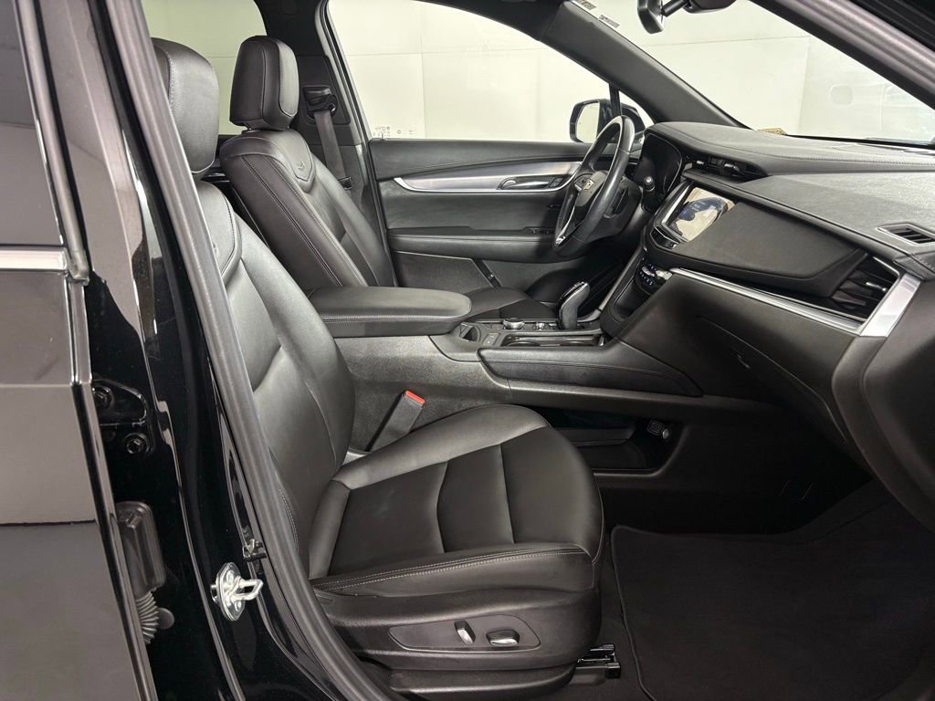 Used 2024 Cadillac XT6 Luxury image 48