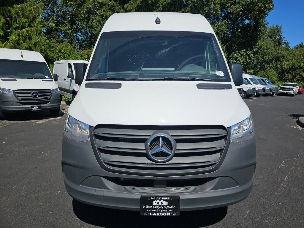New 2024 Mercedes-Benz Sprinter 144 Cargo image 9