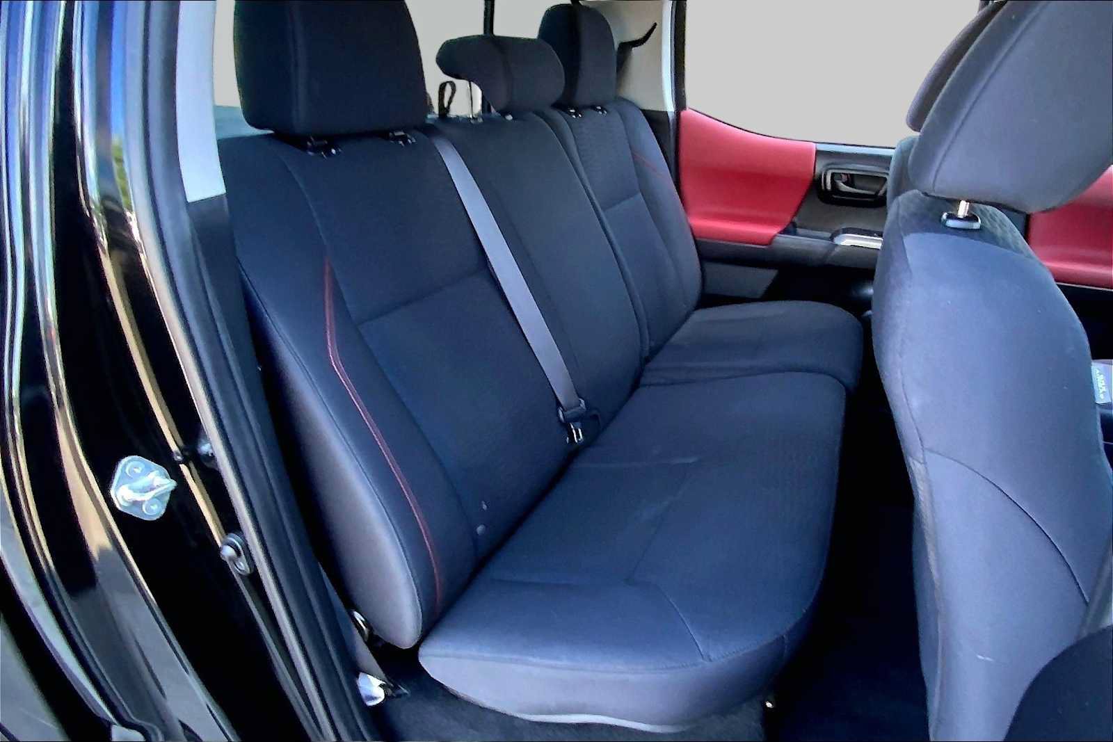 Used 2019 Toyota Tacoma SR5 AWD/4WD image 19